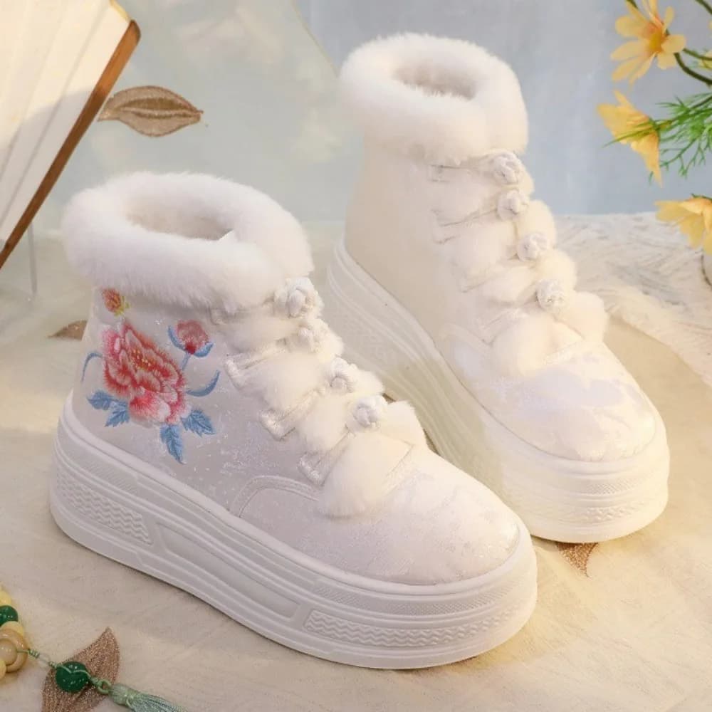 Stivaletti da donna invernali nuove scarpe di cotone ricamate etniche stile nazionale stivali da donna in peluche con suola spessa scarpe antiche Hanfu