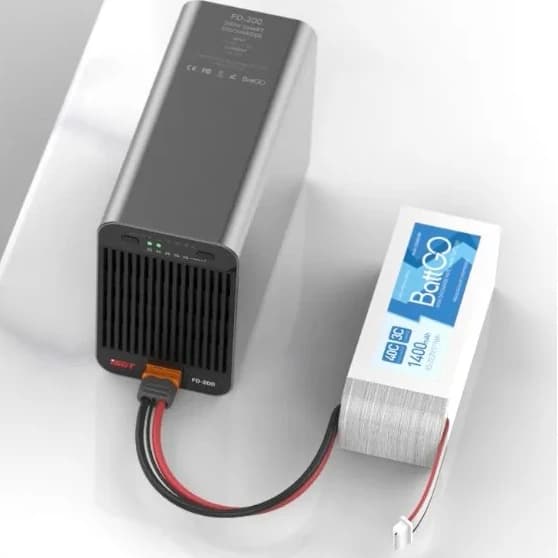 ISDT FD-200 200W 25A Supporta Batterie Lipo 2-8S, Scaricatore con Controllo Wireless tramite APP per Ricambi di Droni RC, Auto e Barche