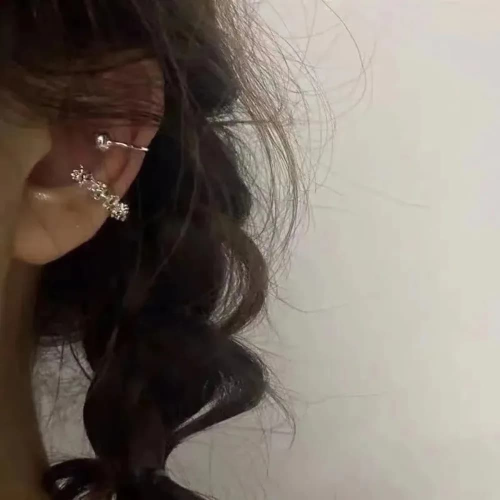 1 pairSimple High-end Earrings Clip Ear Clips Without Pierced Female Temperament Fashion Retro Cold Wind Ear Bone Clip