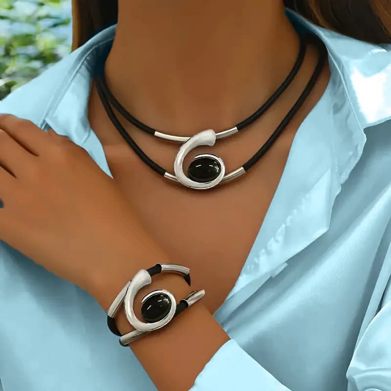 Set di Gioielli Bohemien a Spirale con Conchiglia e Gemme Acriliche, Collana e Bracciale da Donna, Gioielli Stratificati per Festival Estivi, Regalo di Tendenza