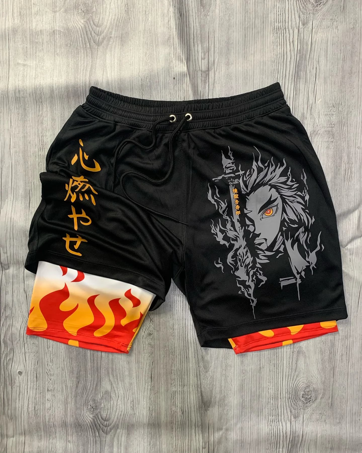 Pantaloncini da Palestra 2 in 1 Demon Slayer Rengoku per Uomo, Asciugatura Rapida, Pantaloncini da Allenamento Hashira a Doppio Strato con Tasche per Corsa e Fitness