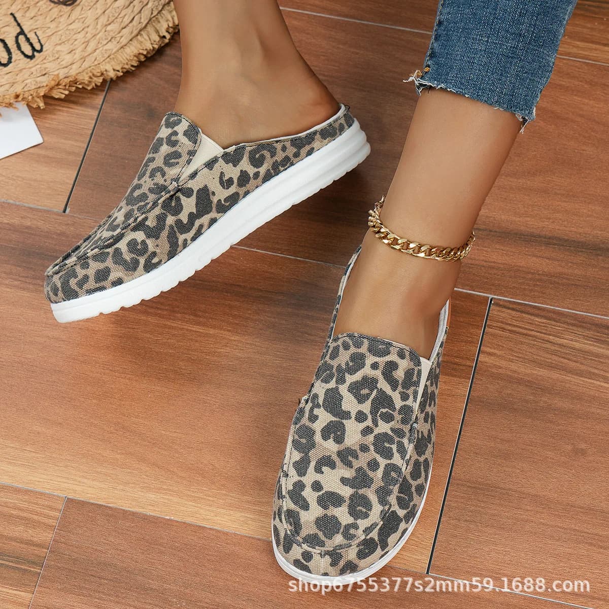 Half-drag women's new European and American large-size casual flat-bottomed lazy shoes canvas half-drag