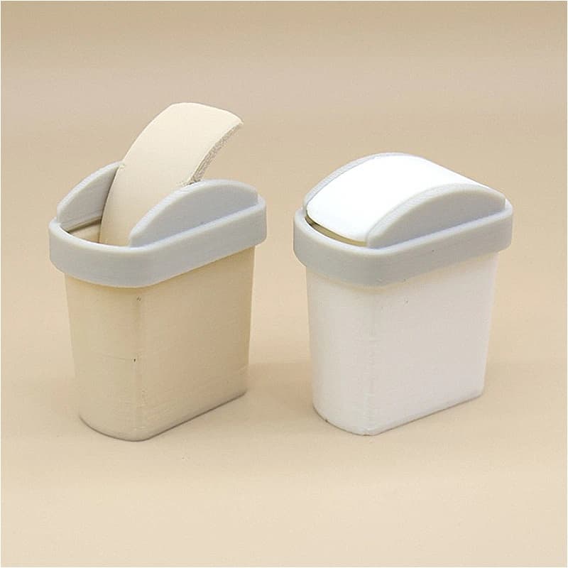 1pc Scala 1:12 Casa delle bambole Mini plastica Flip-top Pattumiera Modello di mobili Playhouse Casa delle bambole Soggiorno Scena Pattumiera Modello
