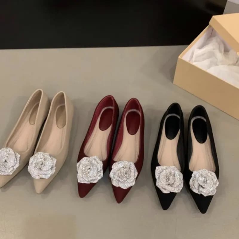 Flat Shoes for Women 2025 New Spring and Autumn Flower Diamond Black Pointed Large Size Women's Shoes 43 44 Ladies Loafers Women
