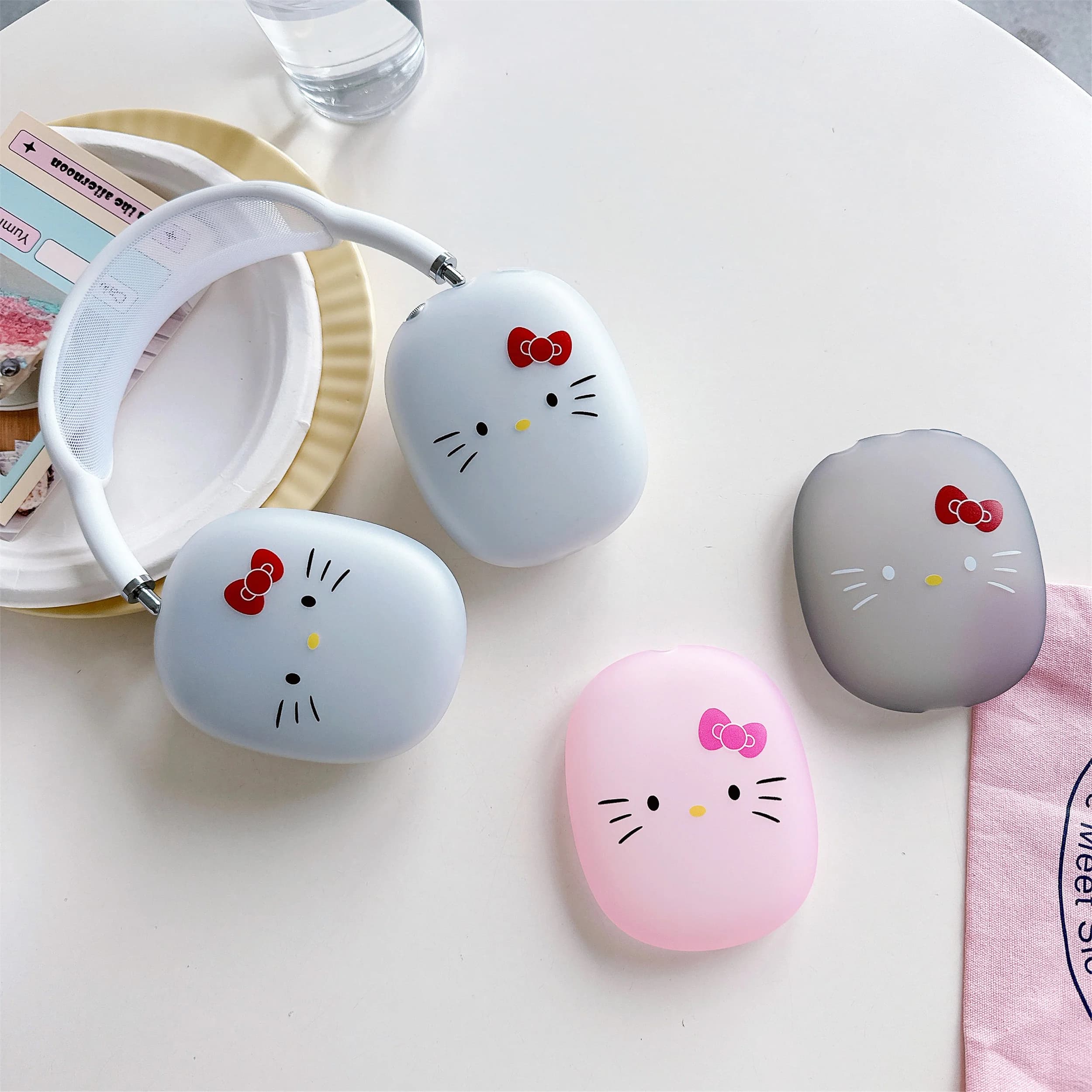 Simpatico regalo a forma di cartone animato per Hello Kitty, custodia per auricolari per ragazze, custodia protettiva leggera anti-caduta compatibile con AirPods Max Max2