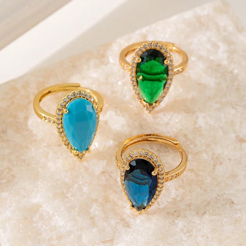 Anelli di gioielli con zirconi cubici a goccia d'acqua per le donne Anelli di coppia di gioielli da sposa in rame placcato oro di dimensioni regolabili in Medio Oriente