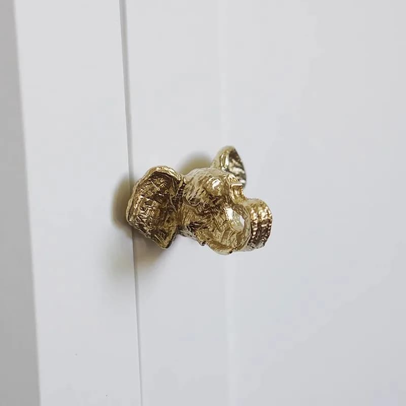 Manopole e maniglie per mobili in ottone Maniglie per mobili a forma di elefante Maniglia per cassetti Maniglia per porta di lusso leggera Hardware per armadio da cucina