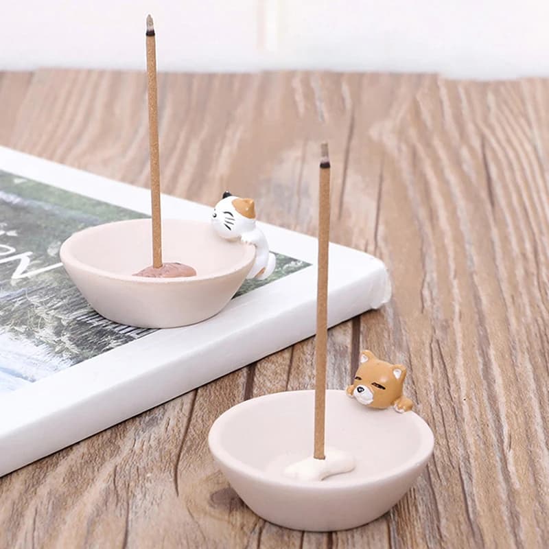 Supporto per bastoncini di incenso a forma di animale del fumetto linea a forma di foglia bruciatore di incenso artigianato da tavolo Base a spirale in legno di sandalo decorazione per la casa