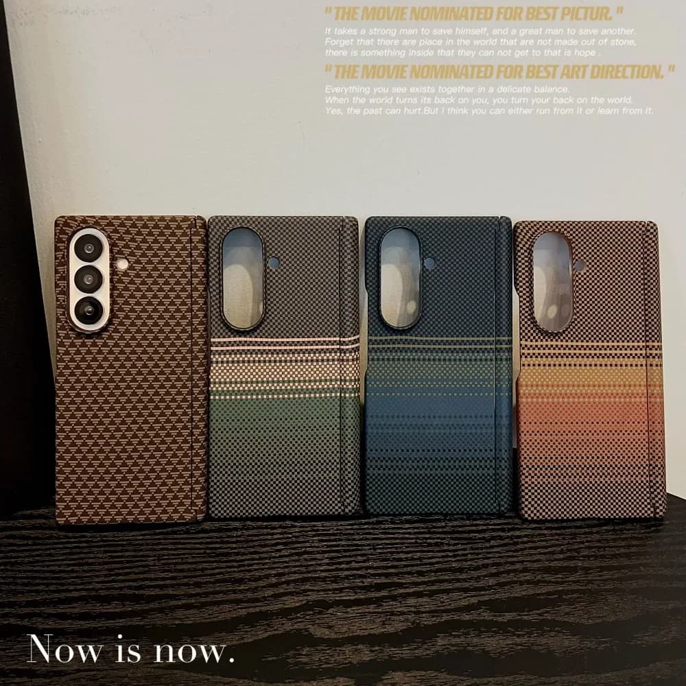 Custodia per telefono antiurto con texture in fibra di carbonio aziendale per Samsung Galaxy Z Fold 7 Custodia protettiva per carica wireless magnetica invisibile