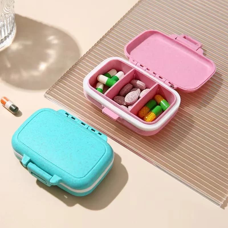Portapillole piccolo in paglia di grano, mini custodia portatile per medicinali a 3 scomparti per organizer per pillole sigillato a prova di umidità da viaggio