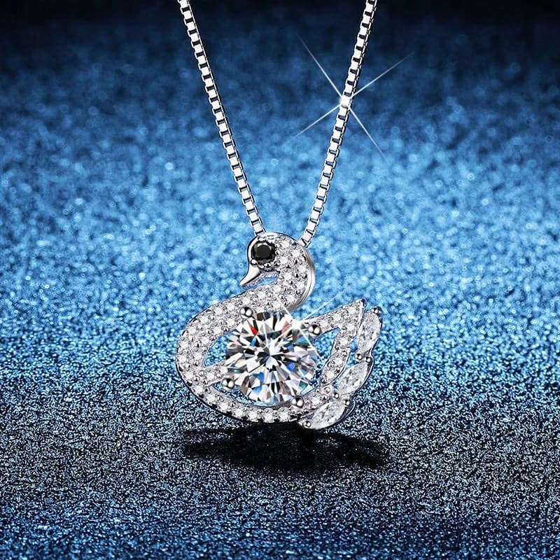 One Carat Moissanite Necklace Platinum PT950 18K Gold Swan Necklace Women's Lock Versatile Light Luxury Fashion Bone Chain