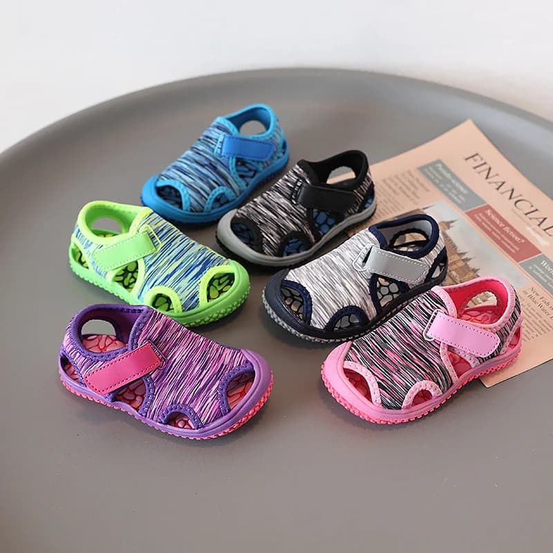Sandali per bambini 2025 Scarpe da spiaggia per bambini estivi Sandali sportivi Sandali con punta chiusa casual per ragazzi e ragazze ad asciugatura rapida