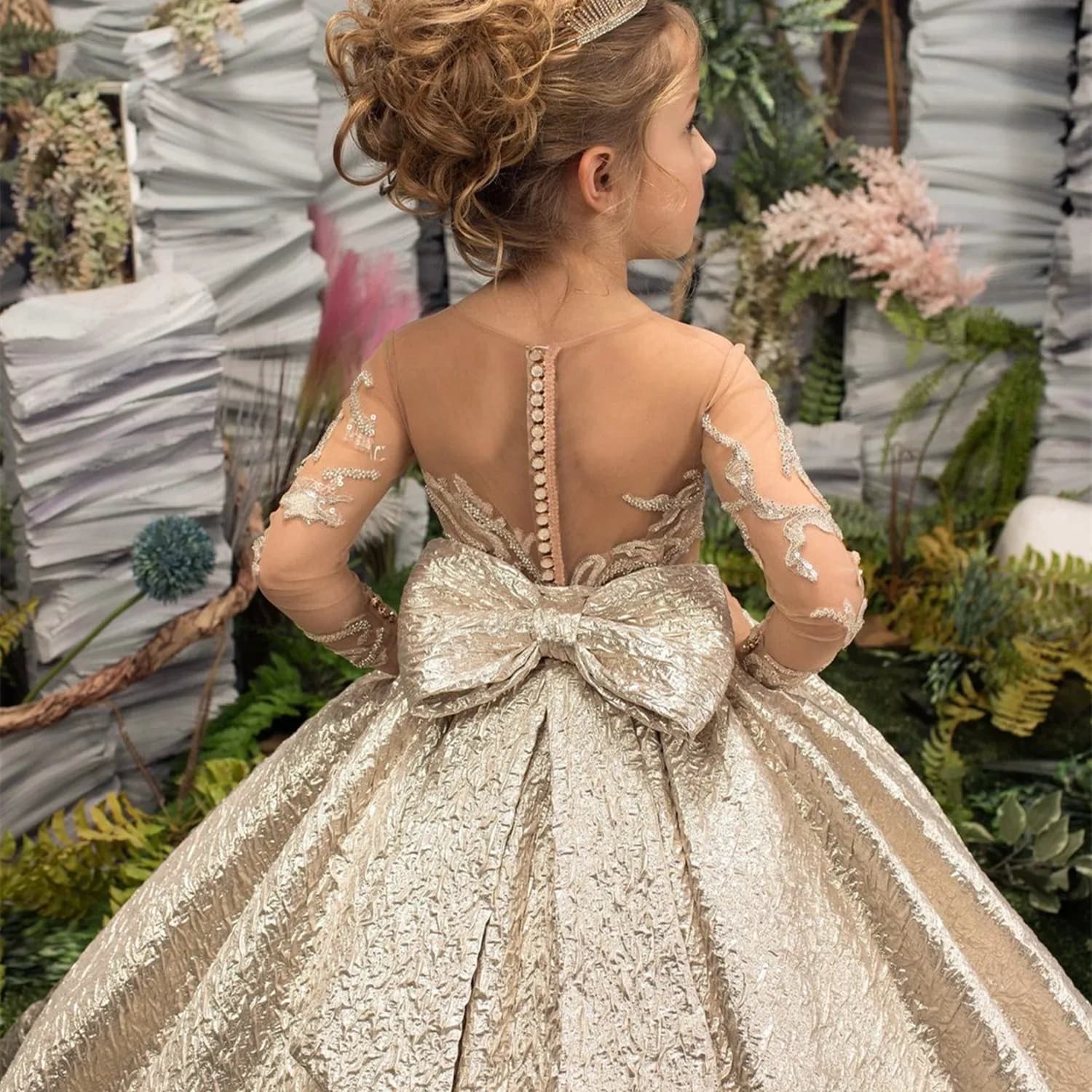 Abiti da ragazza di fiore con fiocco grande dorato Appliques Maniche a illusione completa Compleanno Matrimonio Vacanza Abito da damigella d'onore Abbigliamento personalizzato