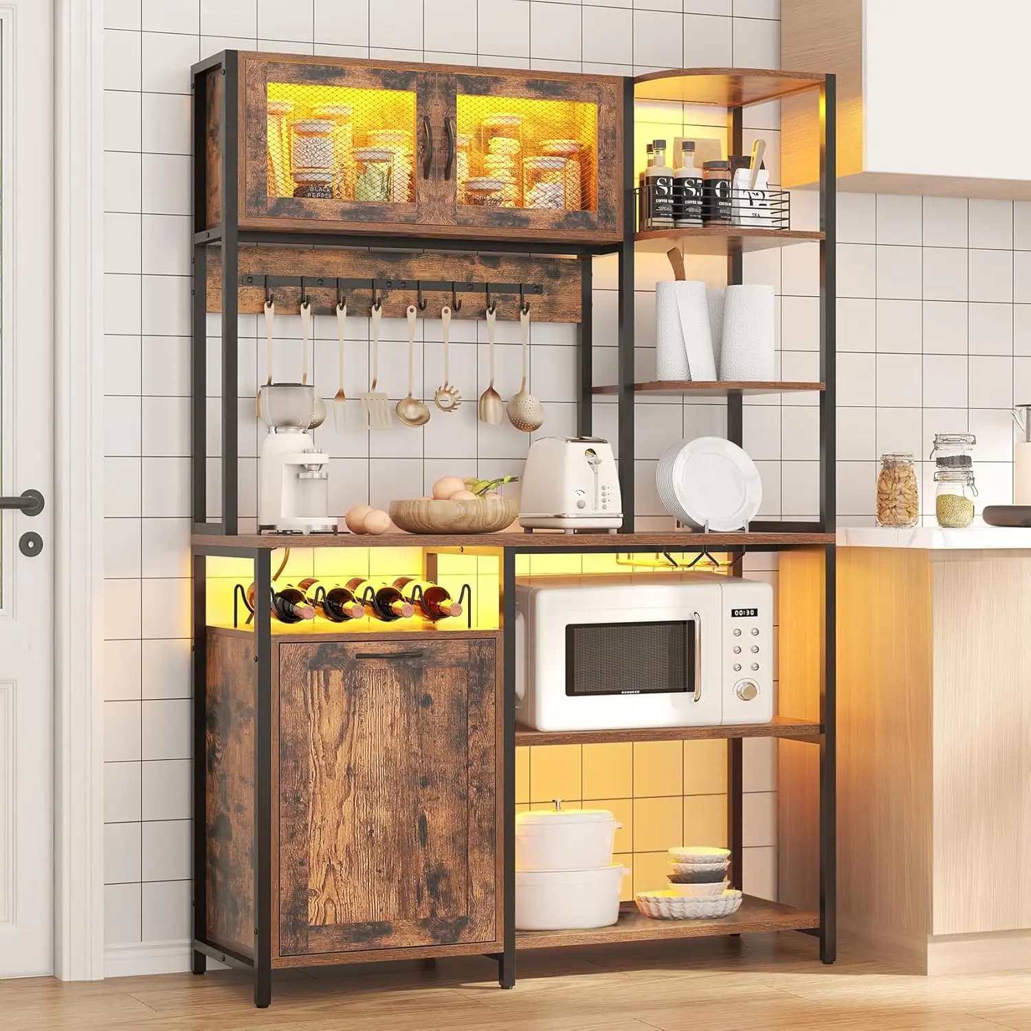 Scaffale da Cucina con Presa di Corrente e Luce LED, Mobile Bar Industriale da 42,5 Pollici con Contenitore per Rifiuti, Personalizzabile