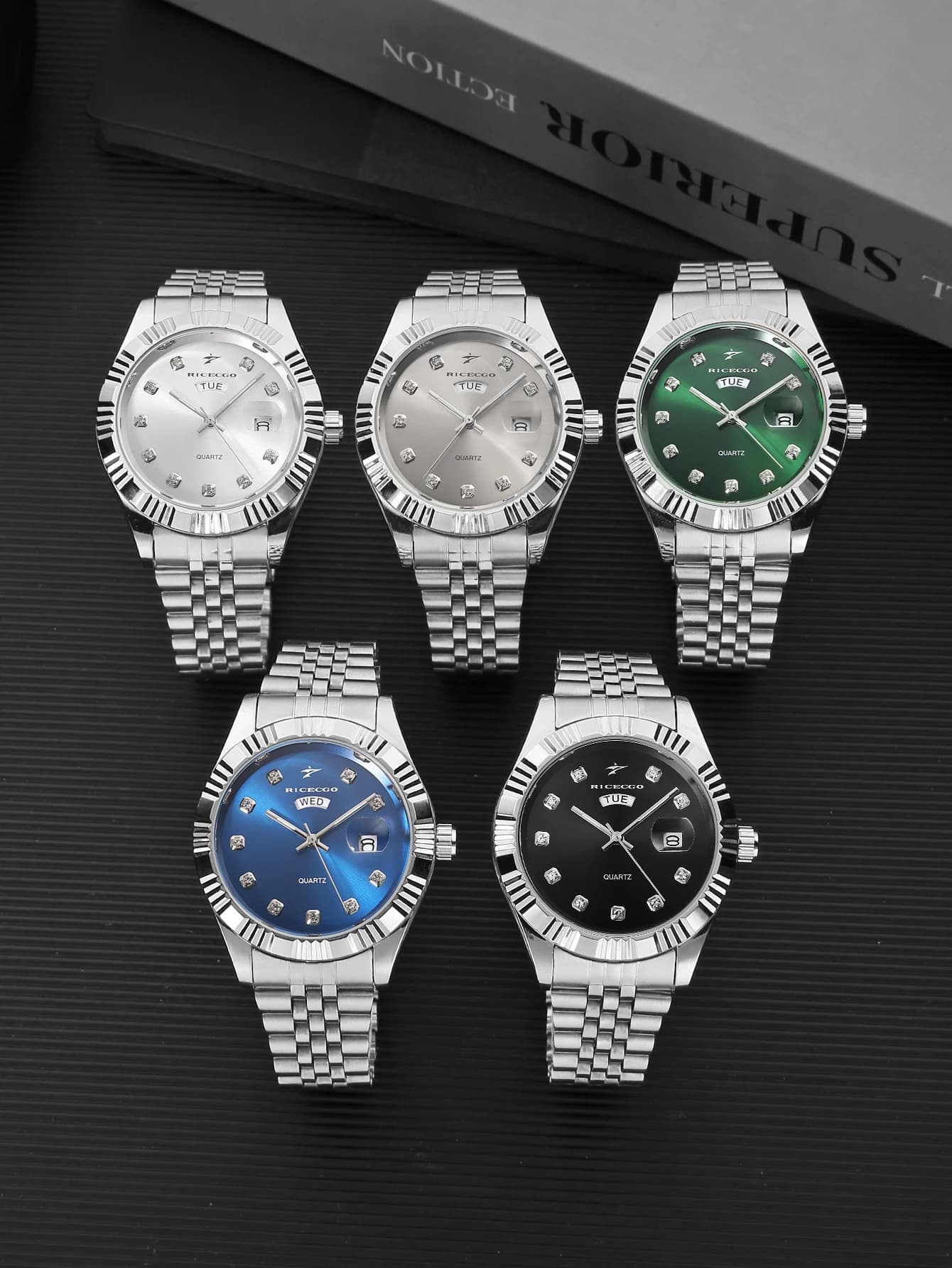orologio da uomo d'affari di lusso con strass con lunetta strutturata e funzione di visualizzazione del calendario alla moda, adatto per regalo