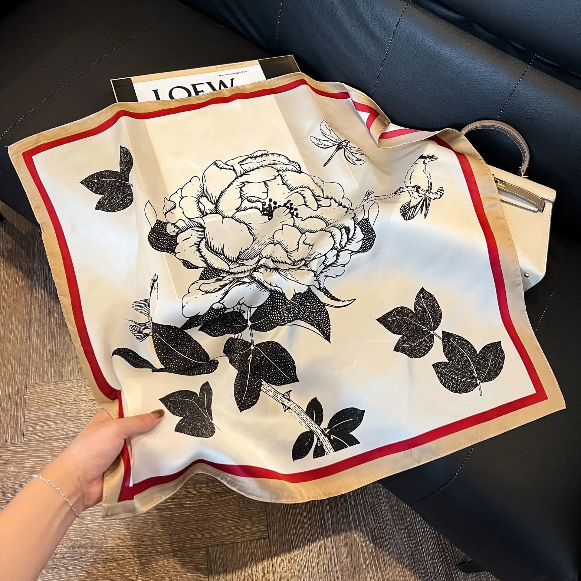Fazzoletto da collo Sciarpa quadrata di lusso femminile per le donne Scialle di seta Raso Hijab Moda Avvolge Fasce per capelli Nastro Fascia Bandana Regalo