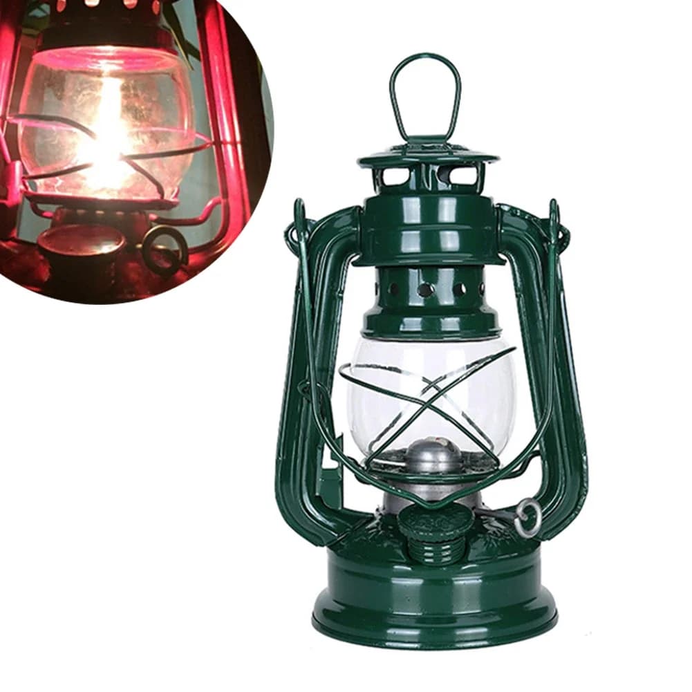Lanterna da Campeggio Stile Retrò, Lampada a Petrolio in Metallo, Illuminazione Portatile per Esterni dall'Atmosfera Nostalgica