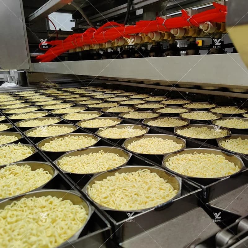 Macchina per pasta industriale Macchina per noodle istantanei fritti Macchina per tagliatelle a tazza istantanea