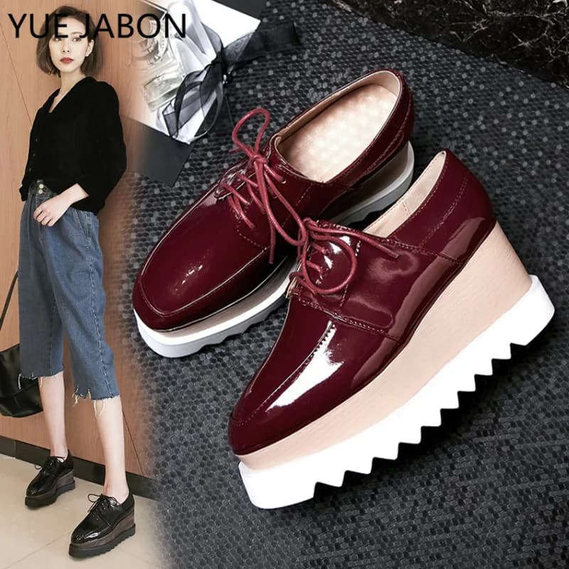 Mocassini Neri da Donna in Vera Pelle con Plateau e Lacci, Nuova Collezione Autunno 2026, Scarpe Casual Britanniche in Vera Pelle