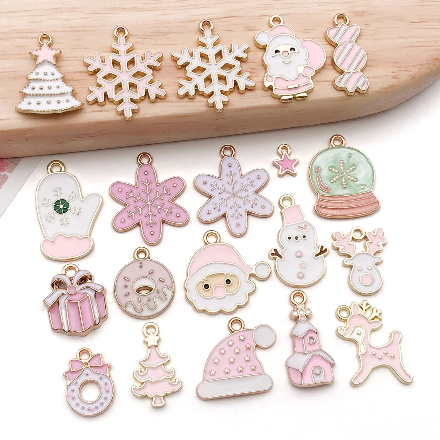20 ciondoli rosa per il giorno di Natale con fiocco di neve di Babbo Natale per la creazione di gioielli, collane fai da te, orecchini, pendenti, accessori regalo fatti a mano