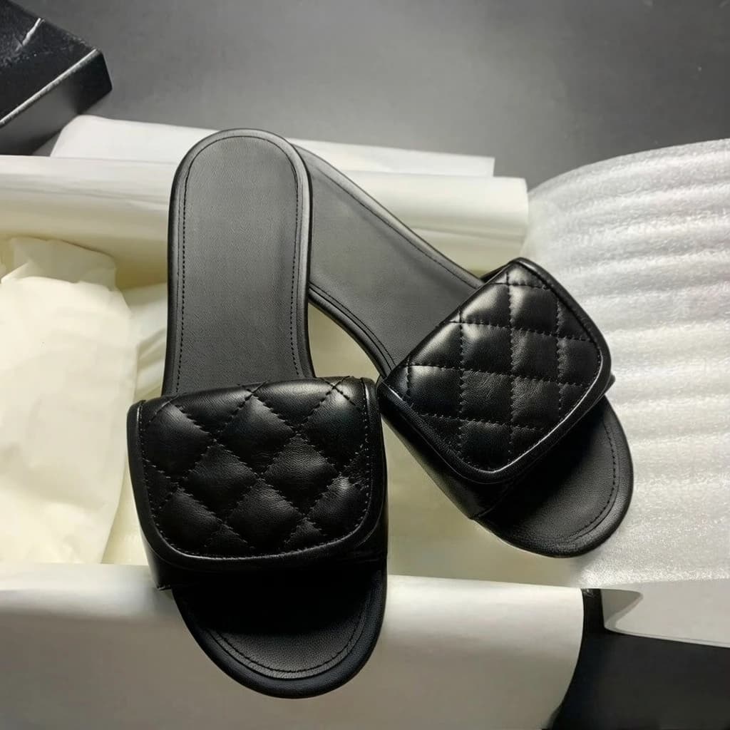 Nuovi Sandali Estivi 2026 da Donna con Fibbia in Metallo a Spina di Pesce, Sandali Casual con Cinturino Singolo per Esterni, Scarpe Basse alla Moda