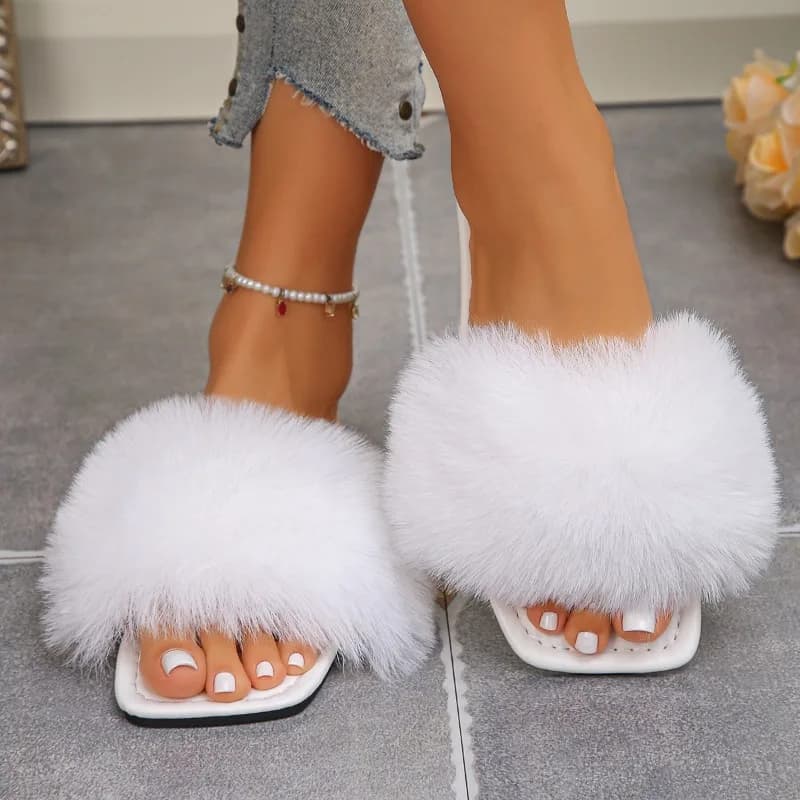 Ciabatte Estive da Donna in Pelliccia Sintetica Morbida, Nuova Moda 2026, Scarpe Femminili con Punta Quadrata, Sandali Leggeri Casual da Spiaggia per Esterni