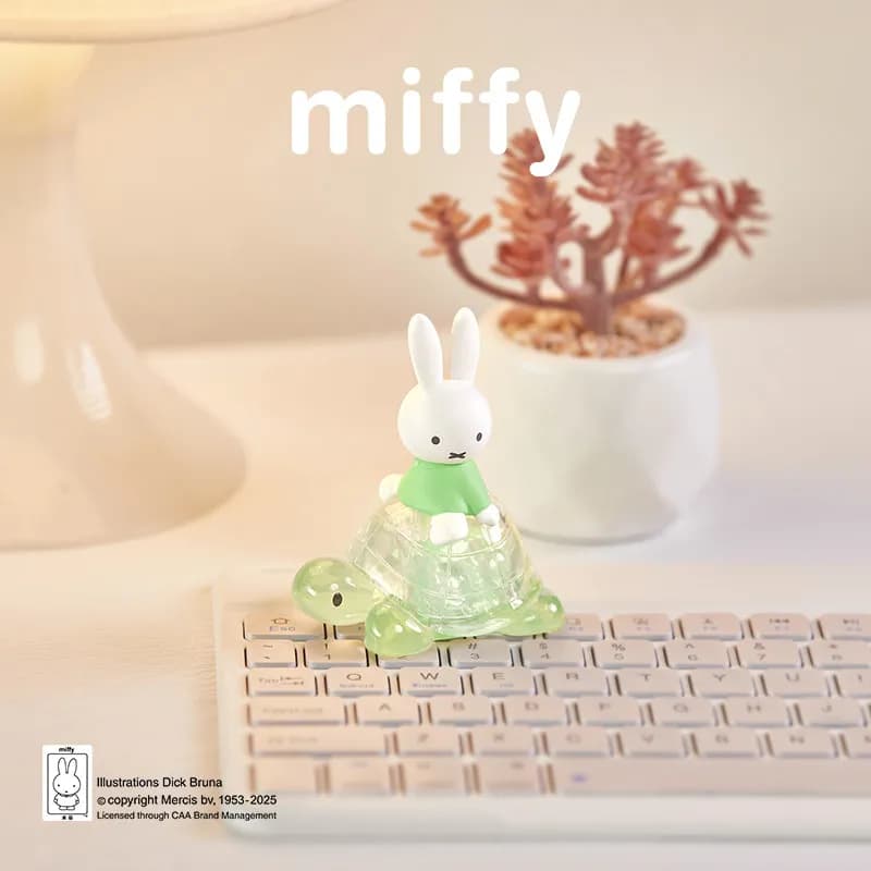 Nuovo originale Miffy Turtle Series Desktop Ornament Decorazione Scatola cieca Kawaii Anime Figura periferica Giocattolo regalo bambola