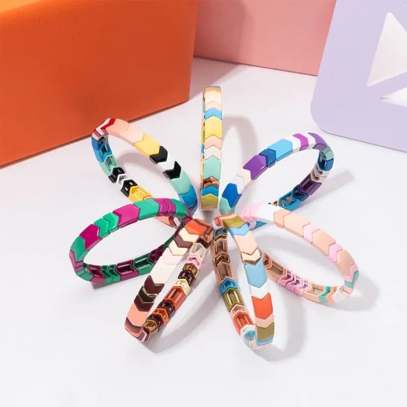 Braccialetto Casual Color Macaron moda bohémien bracciale con freccia in rilievo smaltato geometrico stile vacanza hawaiano adatto per le donne
