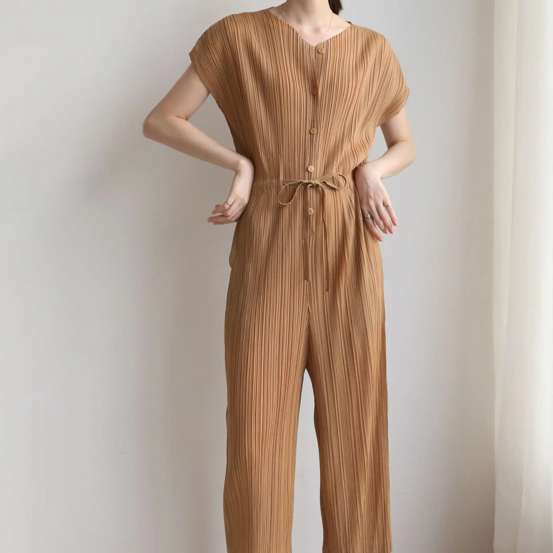 High Temperature Pressed Summer Style Fashionable Large Size Slimming Short Sleeve Pleated One-Piece Pants V-neck A-line Dress