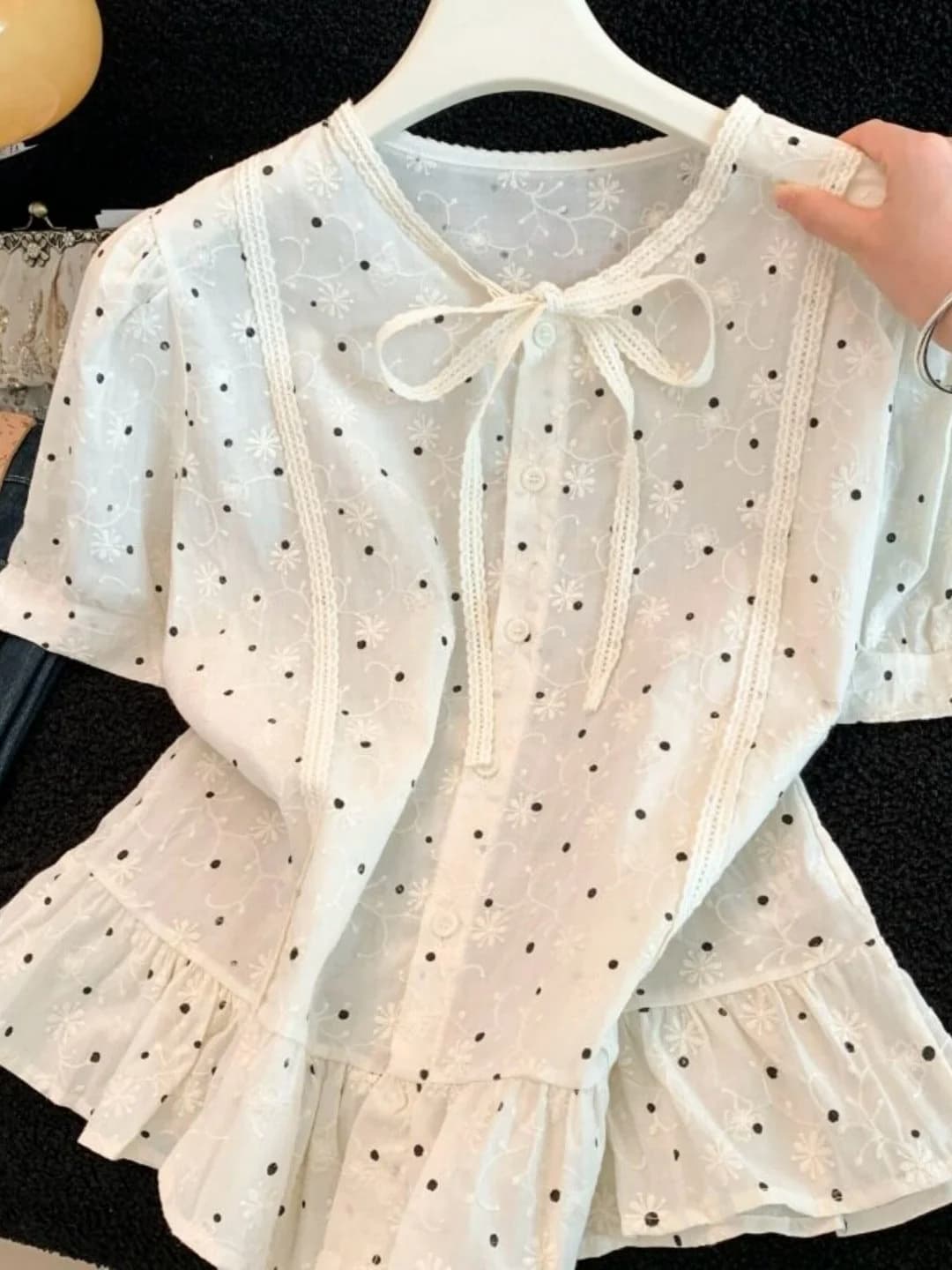 Camicia Slim Fit a Pois a Maniche Corte da Donna, Stile Estivo Dolce, Blusa con Cintura, Orlo in Pizzo Floreale, Abbigliamento Casual in Fibra di Poliestere