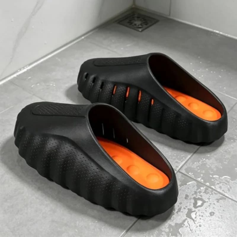 New Men's Slippers Outdoor Soft Thick Sole Slides Breathable Sandals Non-Slip Bathroom Slippers Lightweight Summer Beach Sandals