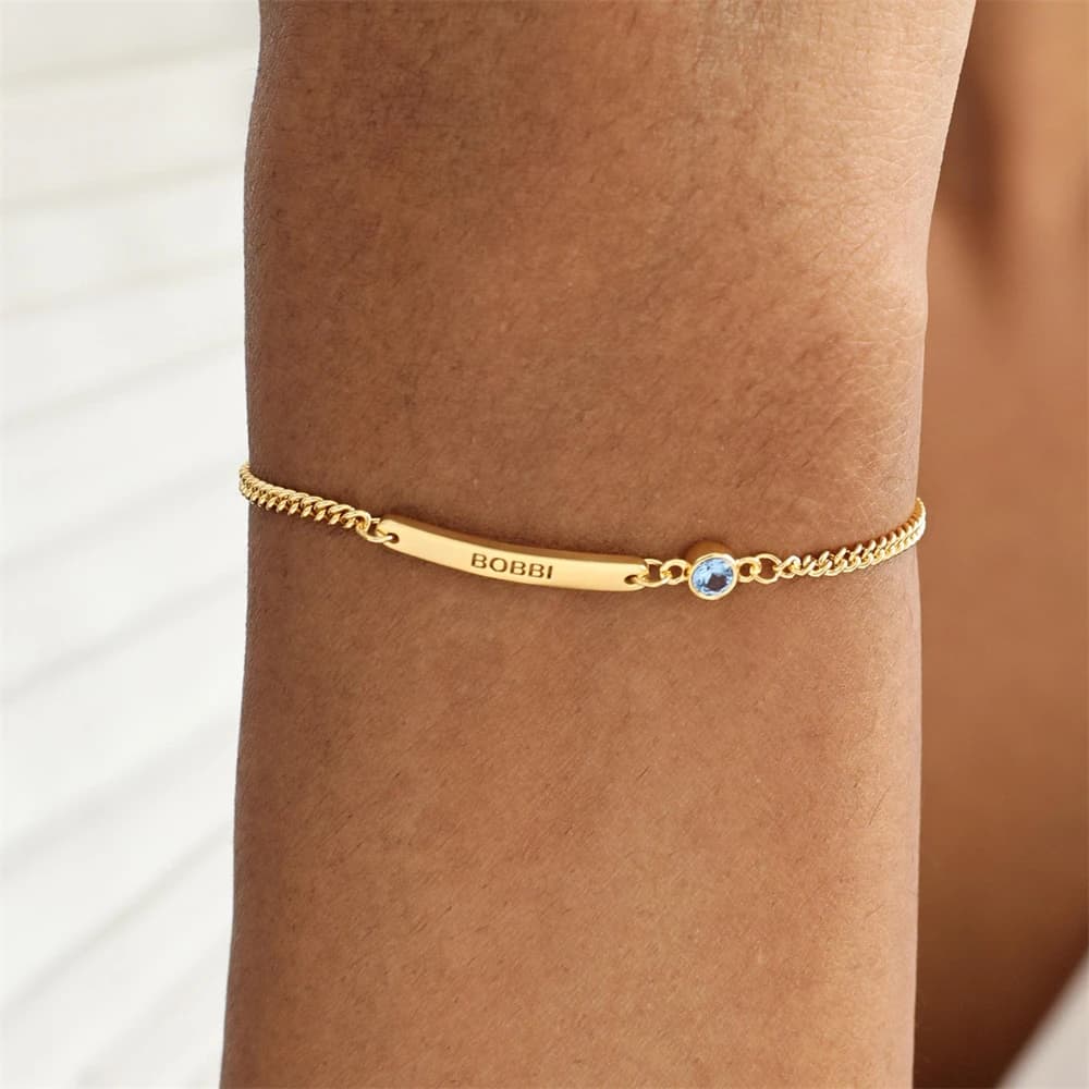 Bracciale con barra incisa in pietra di nascita Nome personalizzato Braccialetti identificativi impilabili per le donne Gioielli natalizi Regalo da damigella d'onore