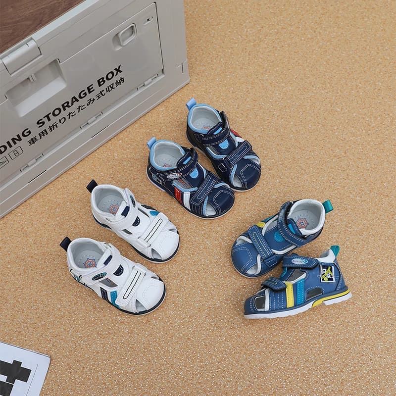 Nuovi sandali estivi scarpe da bambino scarpe da spiaggia per bambini sandali da bambino con punta chiusa antiscivolo