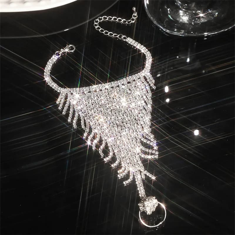 NUOVO Bracciale Multistrato in Lega con Strass Imitazione, Anello Integrato a Forma di Dito, Gioiello da Sposa per Donne