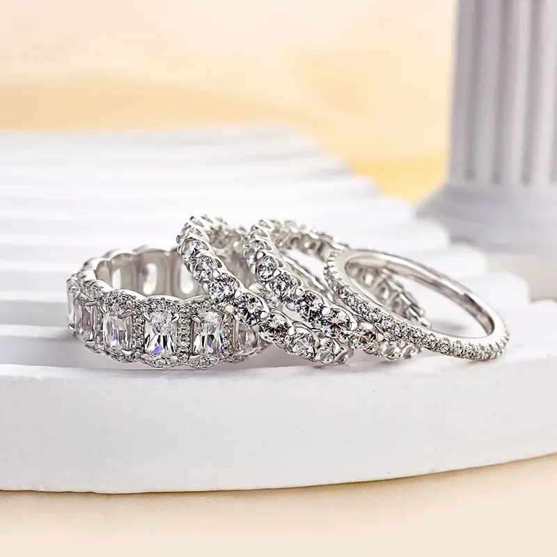 Huitan Gorgeous Women Wedding Rings 4Pcs Set Modern Fashion Female Rings for Engagement Party Sparkling CZ New Trendy Jewelry