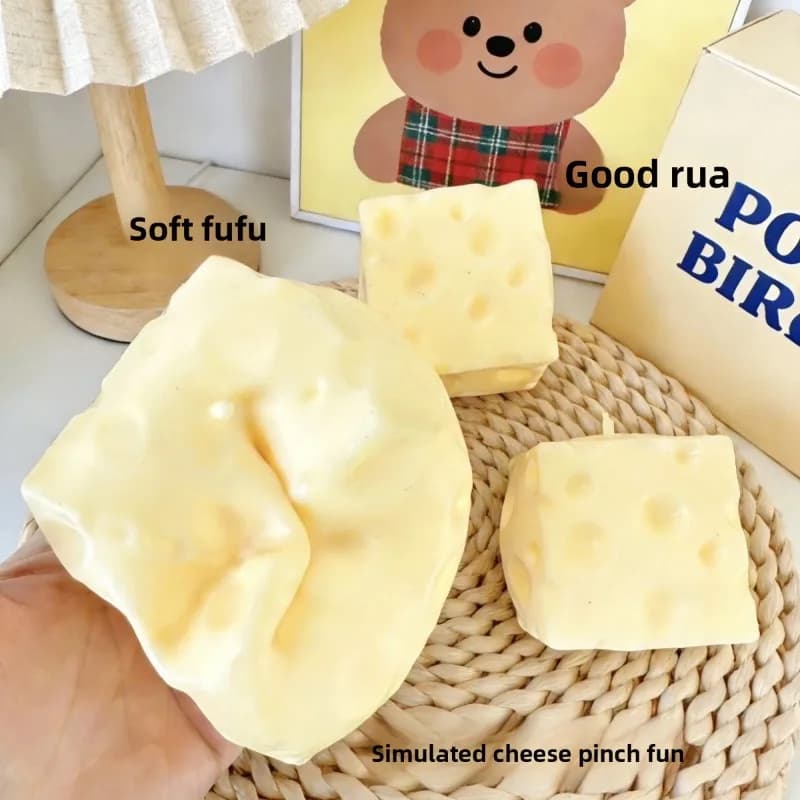 Simpatico Pallino Antistress a Forma di Cubo di Formaggio - Giocattolo Sensoriale Non Rimbalzante per Bambini e Adulti, Formaggio da Spremere, Regalo Ideale per il Relax, Allevia l'Ansia