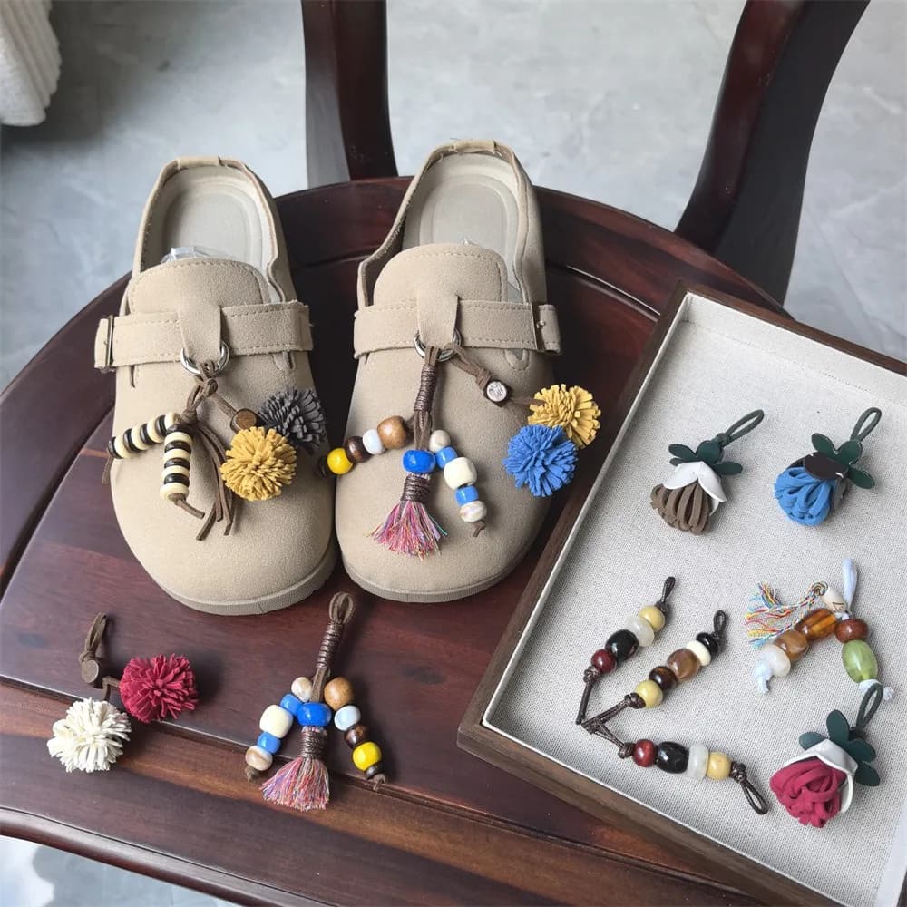 Maillard Shoe Laces Flower Pigeon Pom-Pom Nappa with wooden beads Pack single pack Gymnastics shoe laces accessory