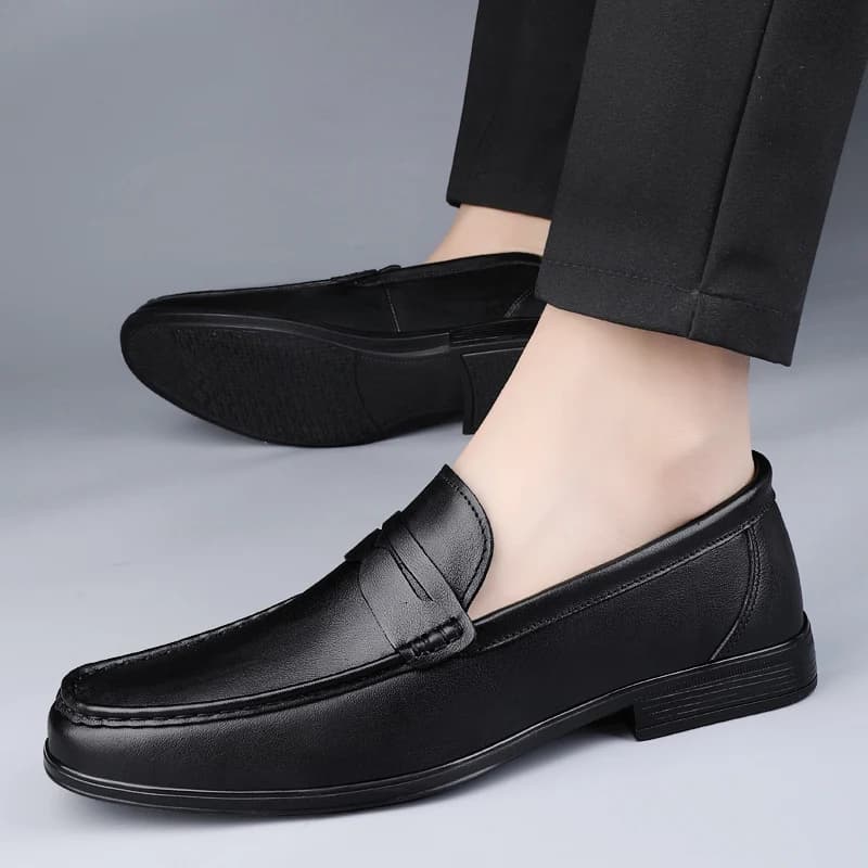 Classic Casual Simplicity Low Heel Loafers Genuine Leather Slip on Flats Breathable Business Shoes Male Driving Shoes Moccasins