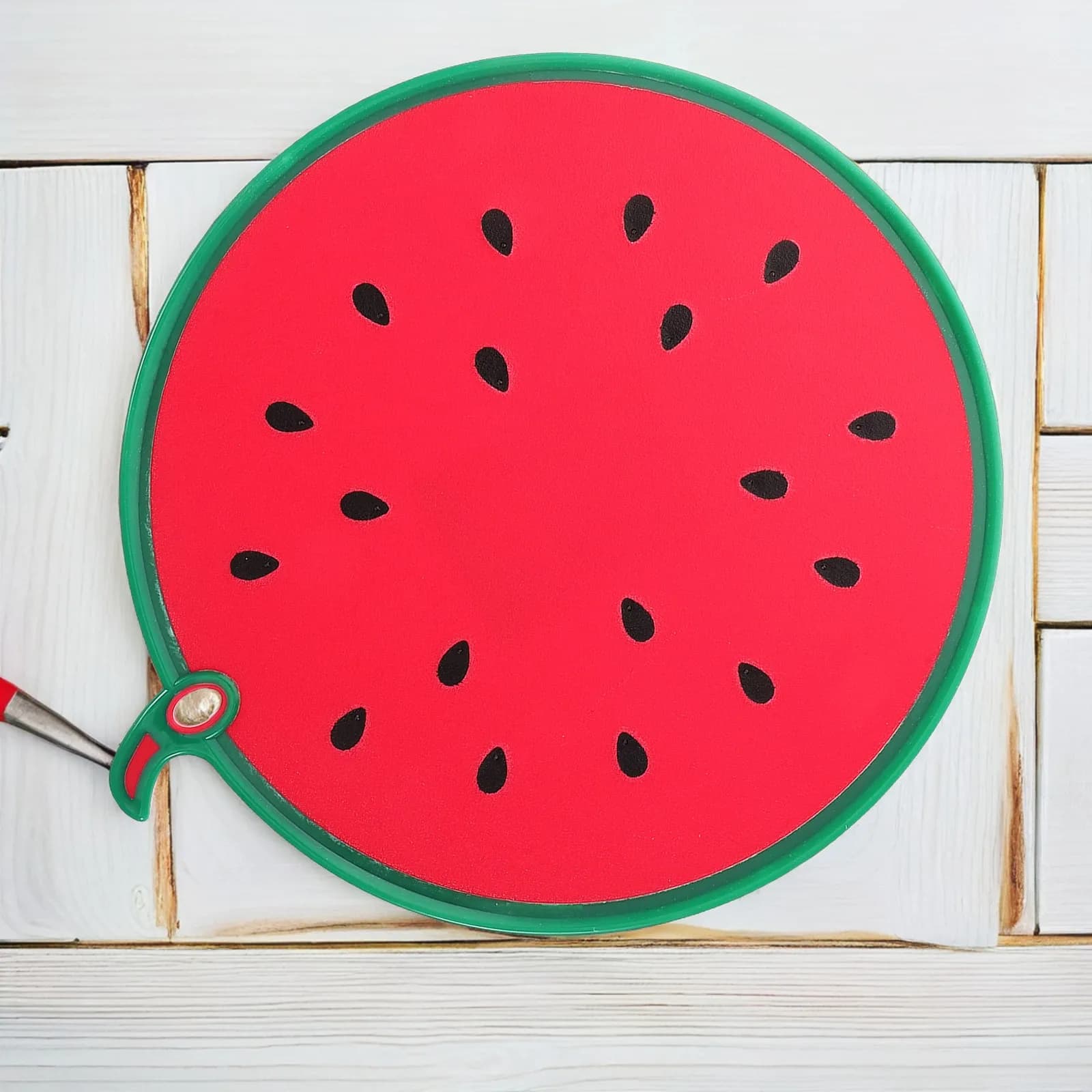 Tagliere a forma di anguria multiuso in plastica PP, portatile con manico antiscivolo e scanalatura per il succo, per frutta e cucina