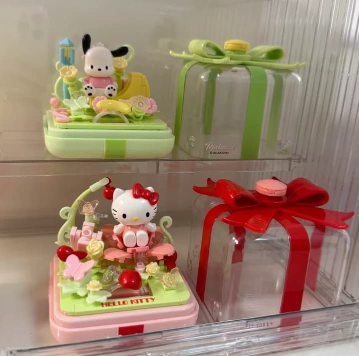 Moonlight Society Scatola a Sorpresa con Anello a Blocchi da Costruzione Hellokity Kuromi My Melody, Modellino Giocattolo Componibile, Ornamenti, Regalo di San Valentino