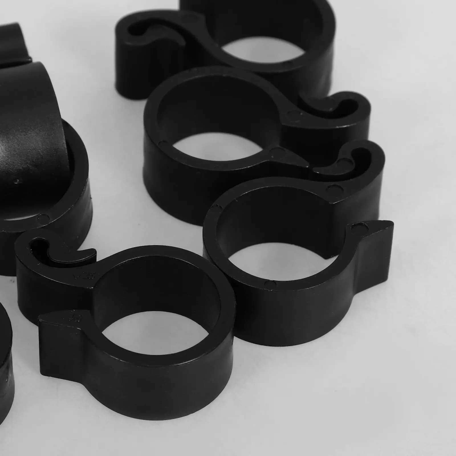 50Pcs Garden Tube Buckle Water Pipe Buckle Drip Irrigation Hose Clamp for Fruit Trees Greenhouse Tube Clips Quick Release Hose