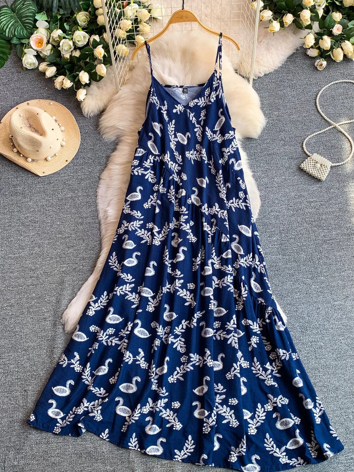Retro Chinese Style Floral Print V-Neck Strap Dress Casual Loose A-Line Skirt Women's Clothing Summer 2026 New Design with Po...