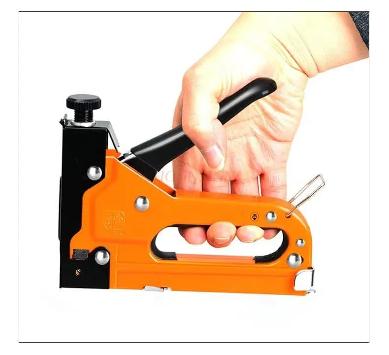 Chiodatura manuale, chiodi ad aria, afferrare slot per cavi, chiodatrice, pistola Martin, pistola sparachiodi, rimozione unghie per la lavorazione del legno