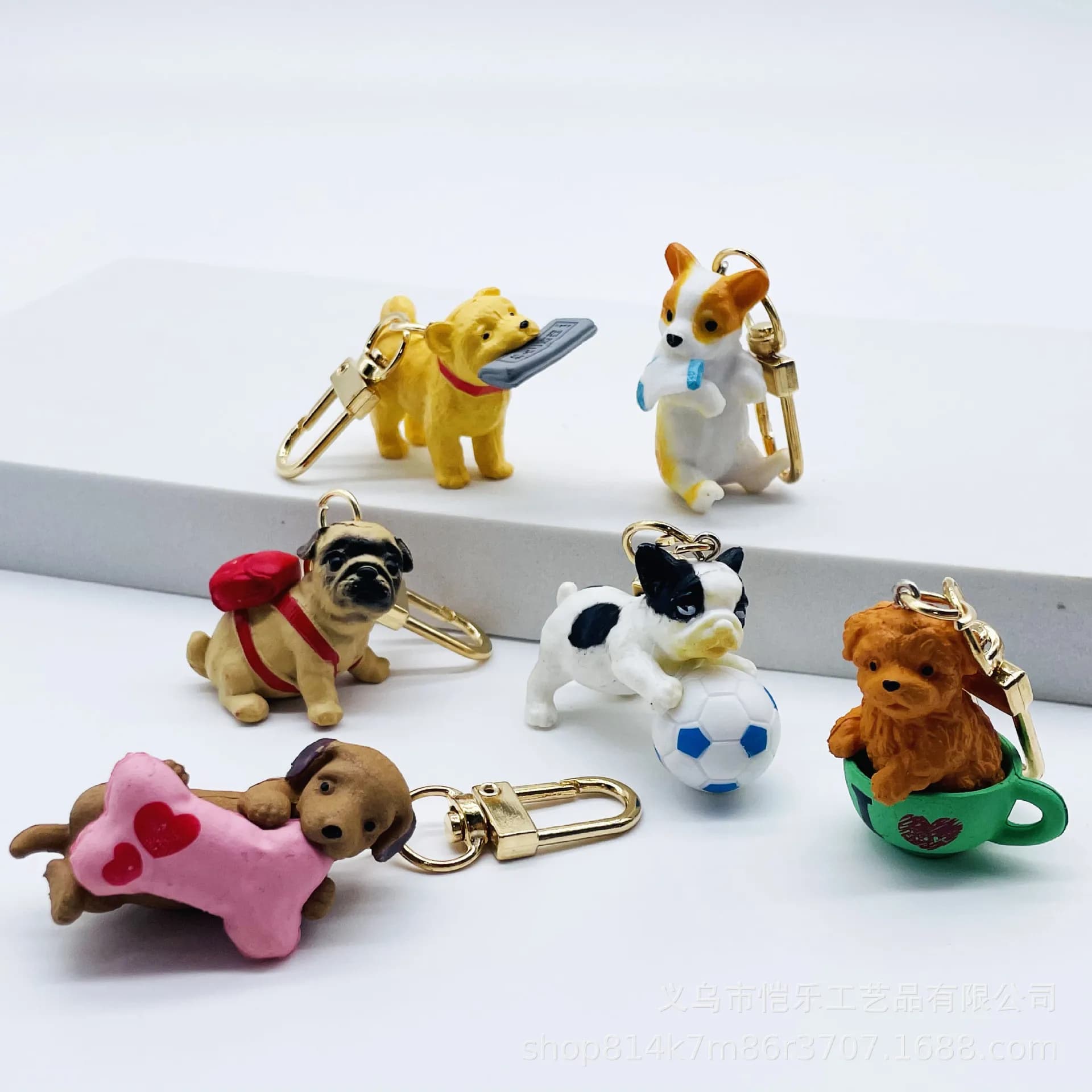 Portachiavi mascotte cane ciondolo bambola cane di lana moda gioielli carini creativi nell'anno del cane piccoli regali.