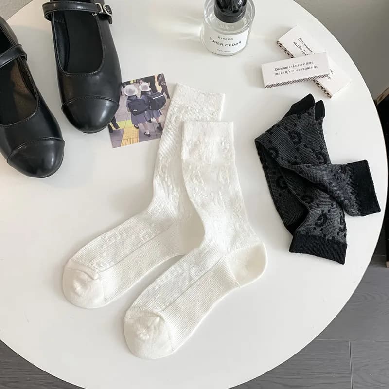Calze a tubo medio da donna alla moda doppio ago sottile primavera estate e autunno calze corte leggere e sottili traspiranti calze coreane