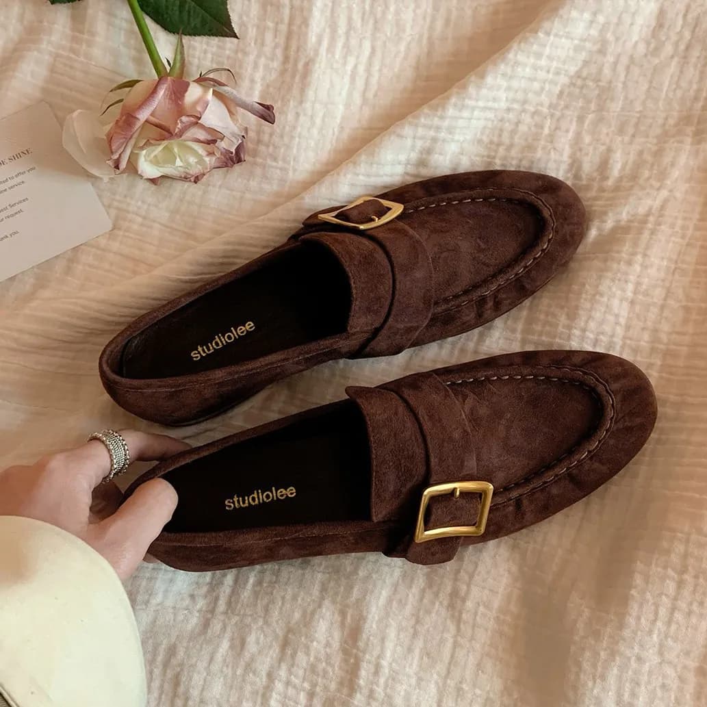 Women's real leather moccasins with thick heel in fake suede with metal buckle Decoration casual flat shoes for women Light women's shoes