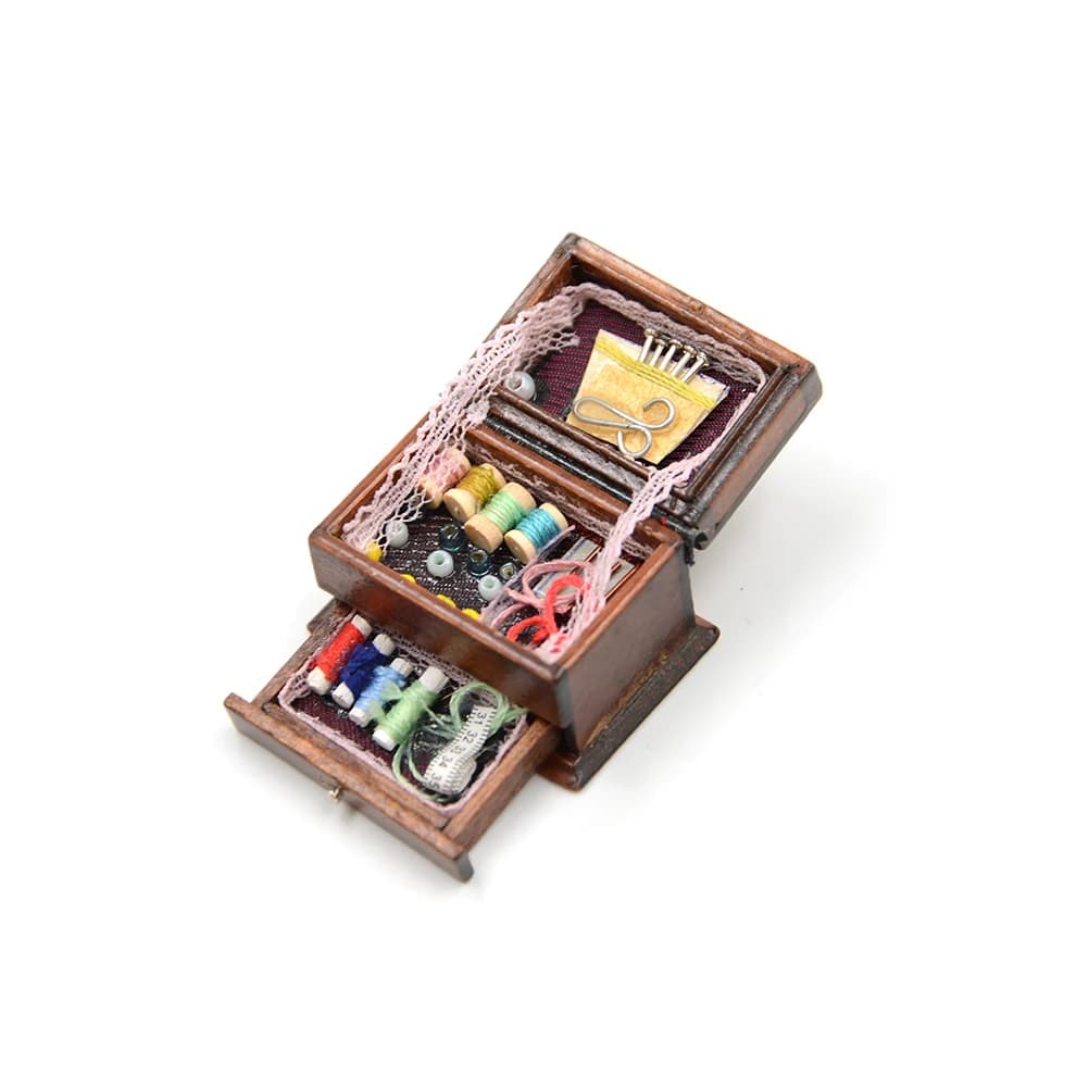 Kit Vintage per Cucito e Ricamo in Miniatura 1:12 per Casa delle Bambole