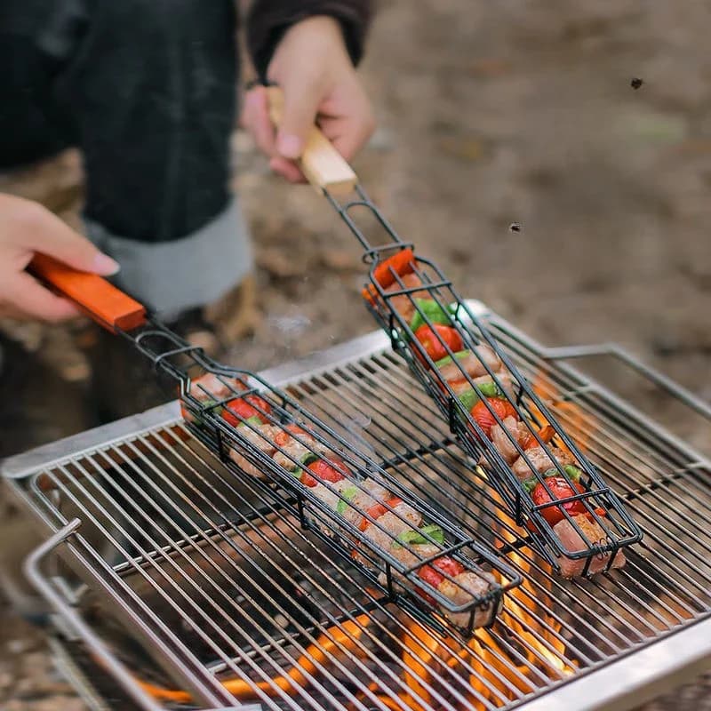 Outdoor Wooden Handle Barbecue Cage Camping Meat and Vegetables Barbecue Net Rack Picnic BBQ Barbecue Tools Charcoal Skewers