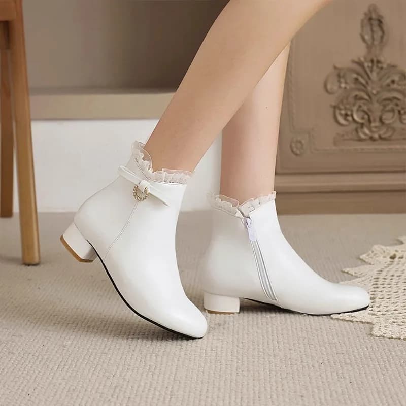 Nuovi stivaletti invernali per bambini scarpe da ragazza per bambini dolce tacco basso antiscivolo danza studente prestazioni stivali in pelle bambino caldo