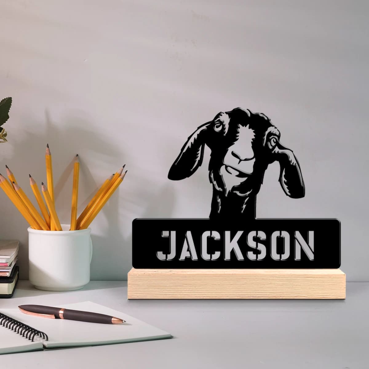 1pc Customizable Wrought Iron Desktop Decoration Custom Content With Wooden Base Home or Office Decorations